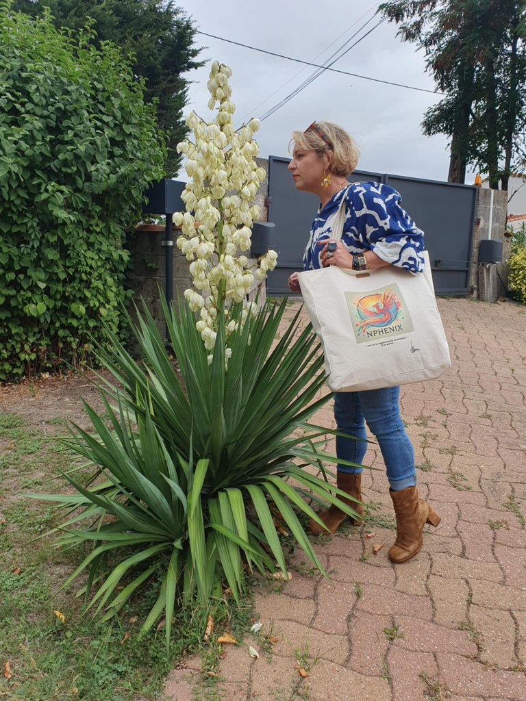 Photo sacs couture tableaux ou logo - L'art ne se regarde plus seulement, il se porte - Mylcouz'êtes - Nphenix