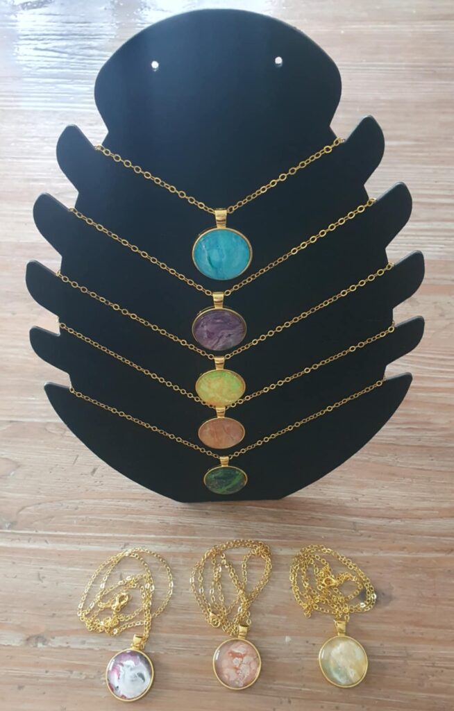 Bijoux artisanaux pouring - version doré - NPhenix