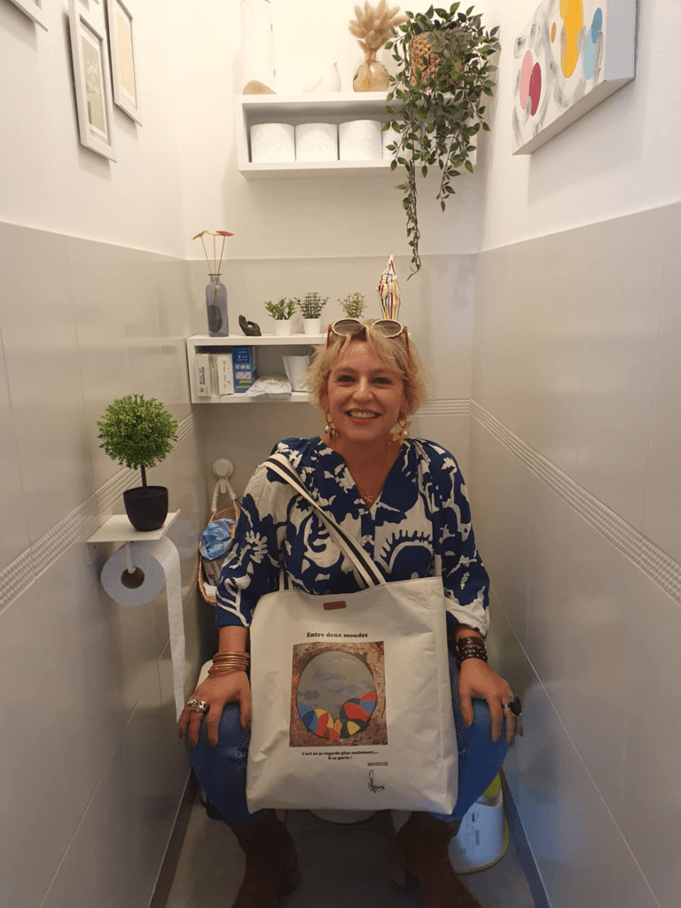 Photo sacs couture tableaux ou logo - L'art ne se regarde plus seulement, il se porte - Mylcouz'êtes - Nphenix