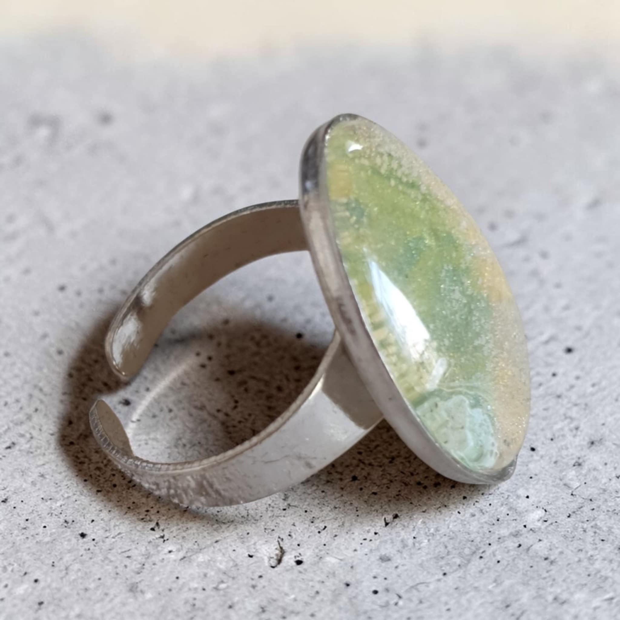 Bague argentée artistique Œil de Serpent – Bijou unique