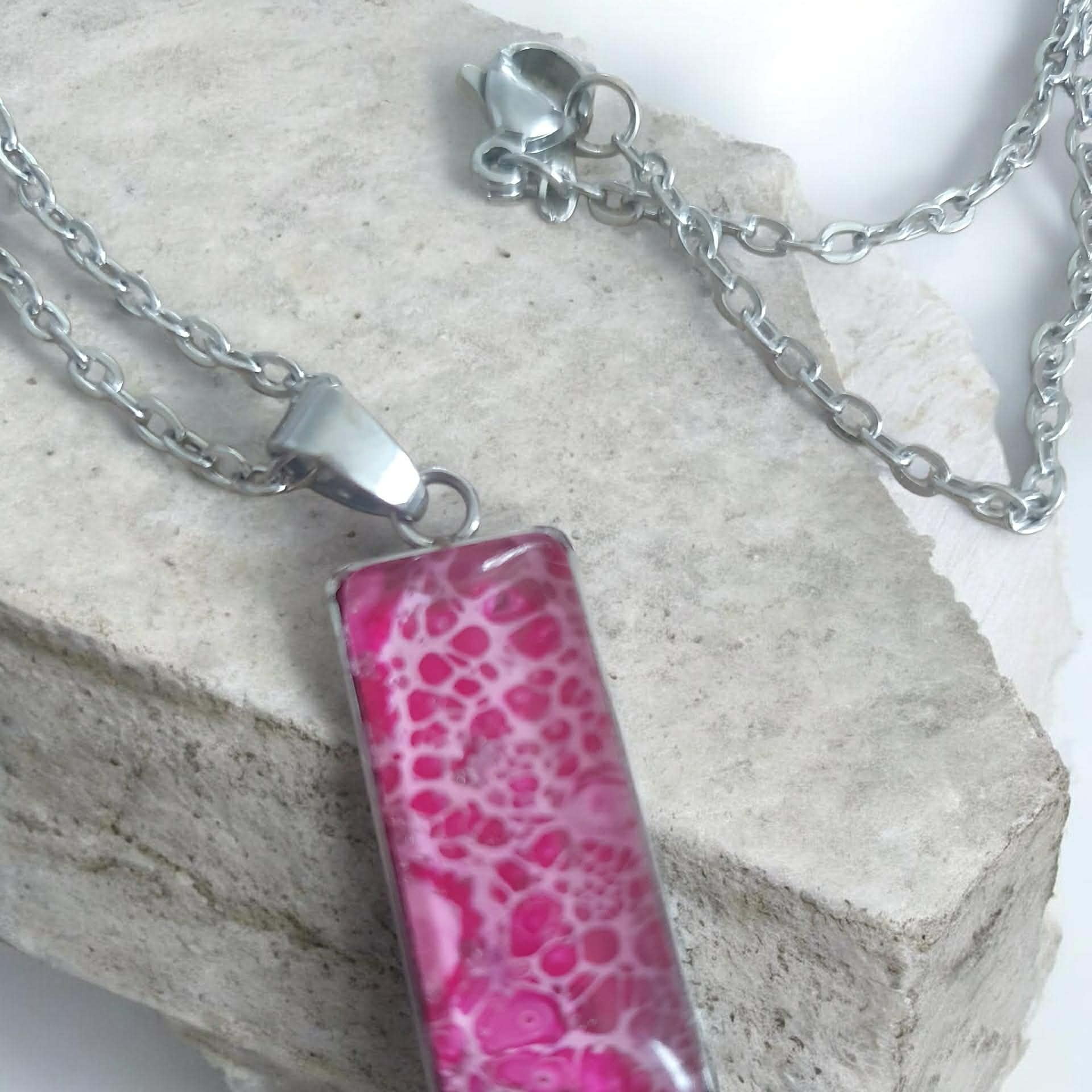 Collier argenté artistique Pétale – Bijou unique – Image 3