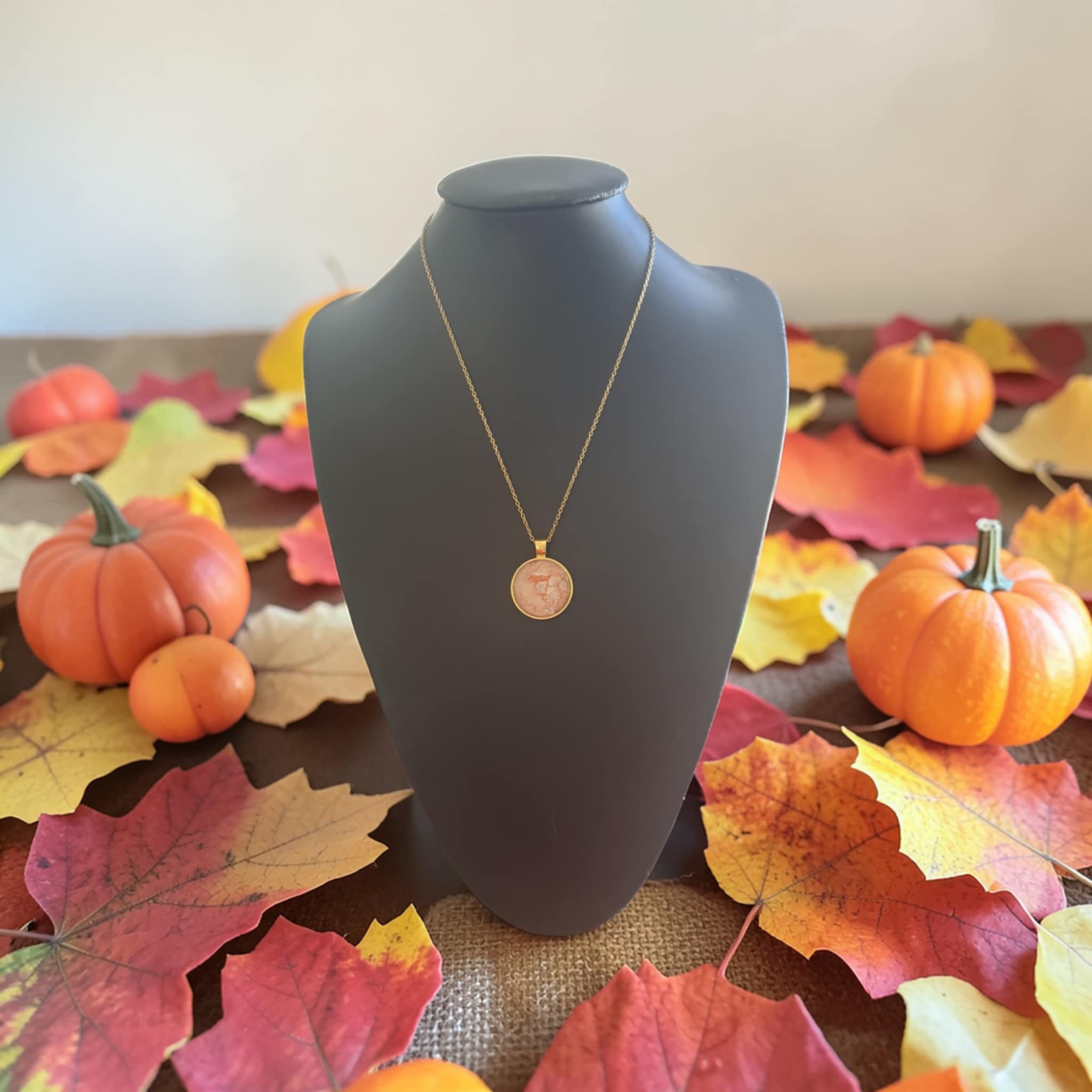 Collier doré artistique Automne – Bijou unique – Image 2