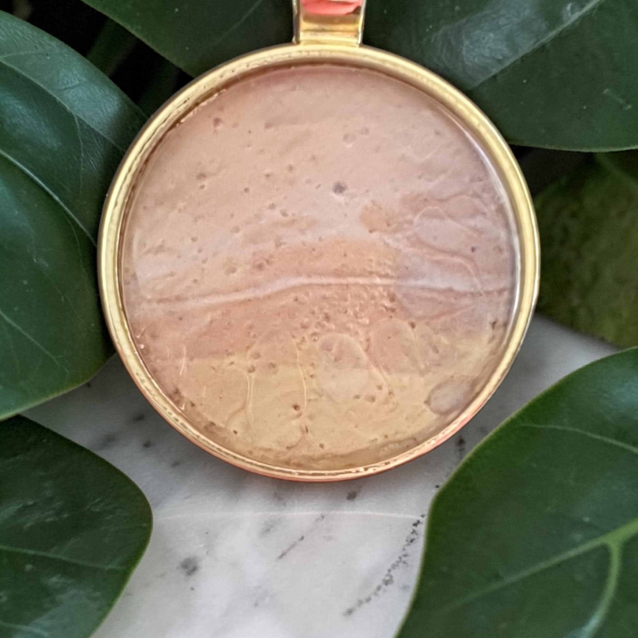 Collier doré artistique Terre Dorée – Bijou unique