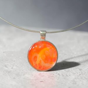Collier tour de cou câble argenté artistique Boule de Feu – Bijou unique