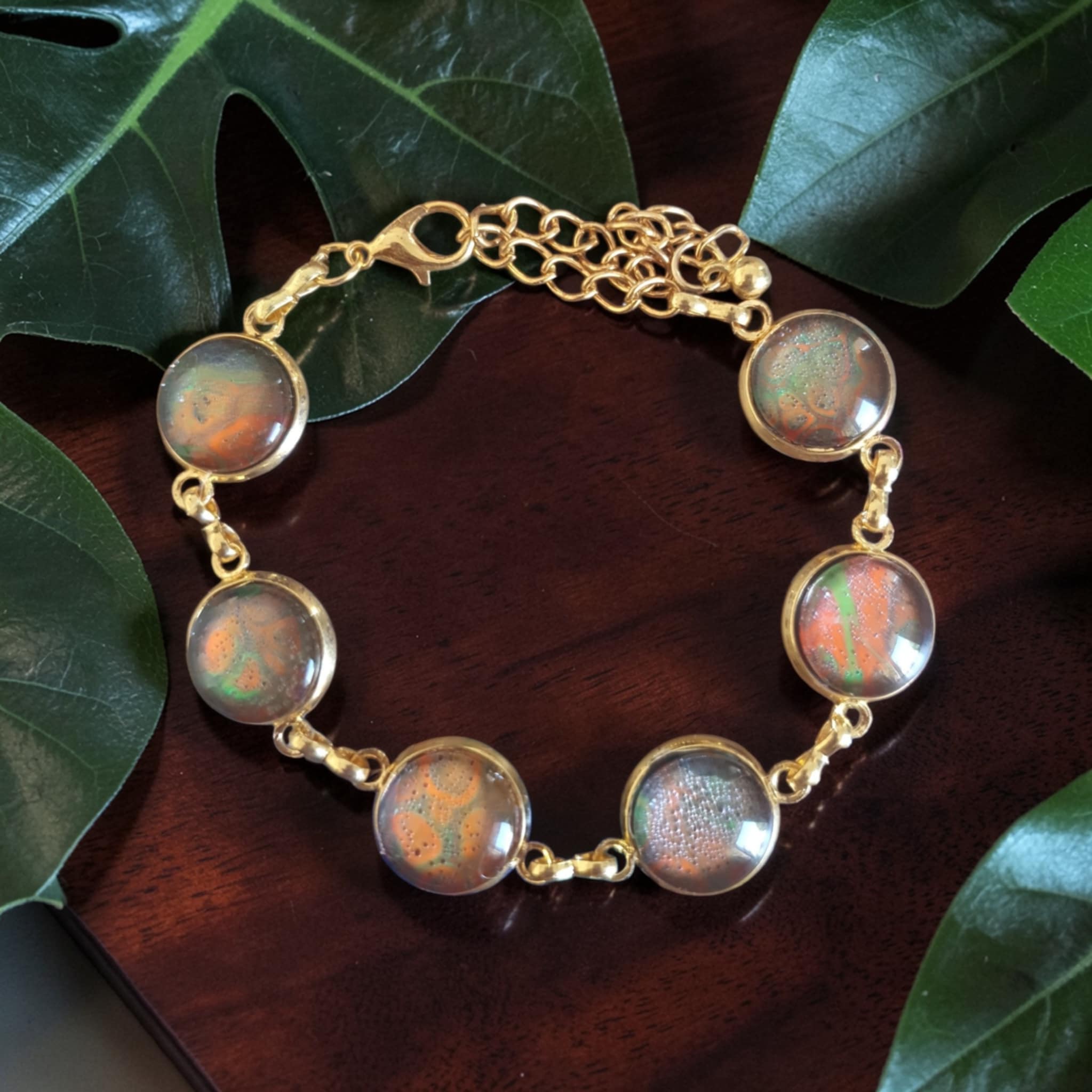 Bracelet doré 6 ronds artistique Flammes – Bijou unique