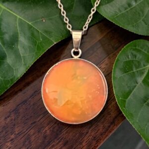 Collier doré artistique Lueurs Orangées – Bijou unique
