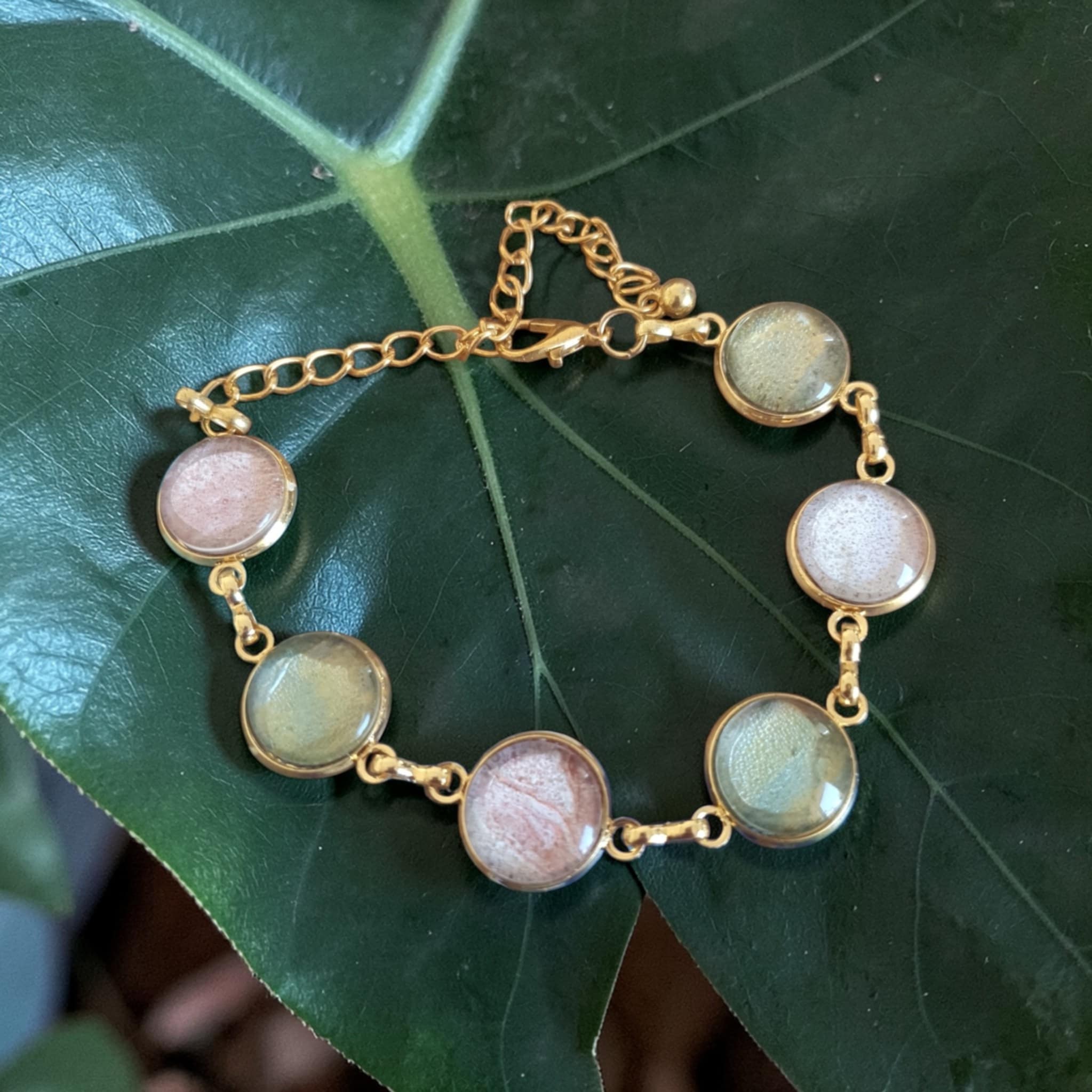 Bracelet doré 6 ronds artistique Duo Automne et Oeil de Serpent – Bijou unique