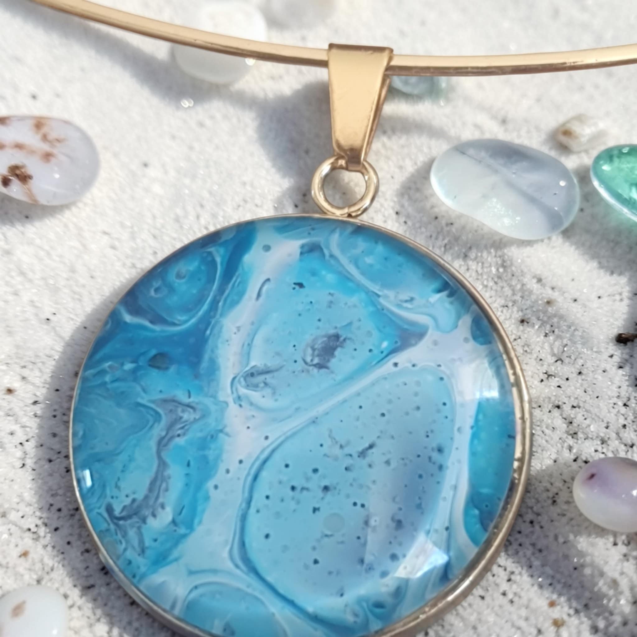 Collier tour de cou rigide doré artistique Perle de l'océan – Bijou unique