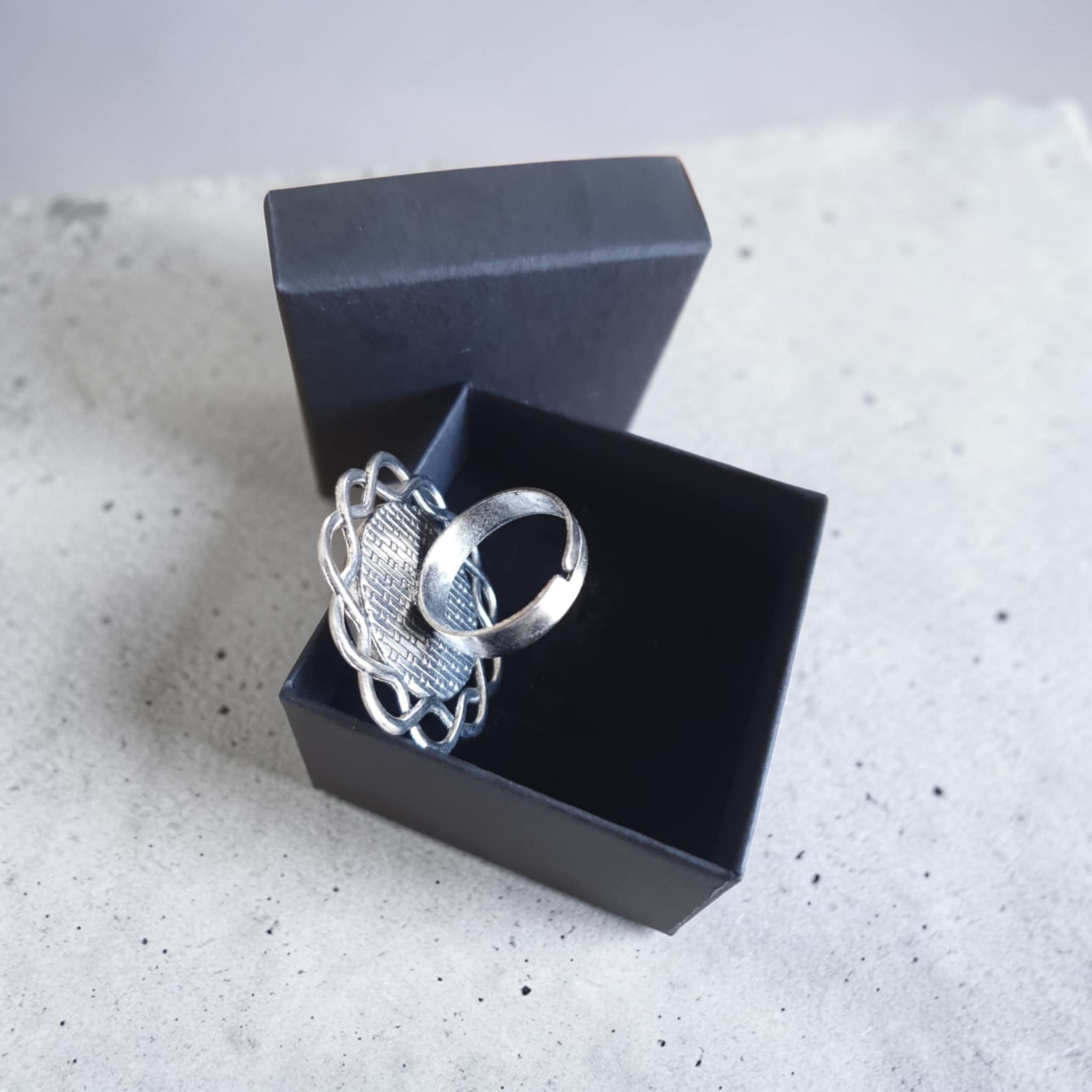 Bague argentée artistique Marguerite Ciel Rosé – Bijou unique – Image 5