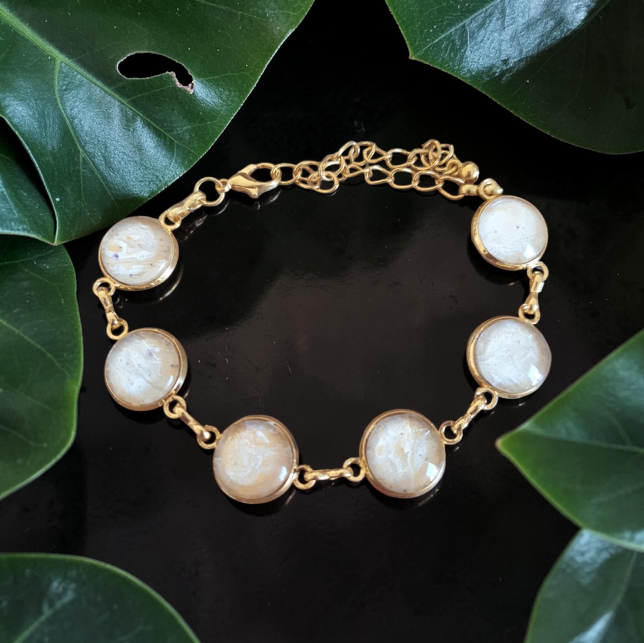 Bracelet doré 6 ronds artistique Perle d'Ocre – Bijou unique