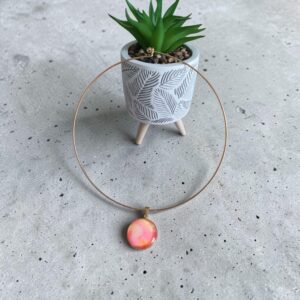 Collier tour de cou rigide doré artistique Tulipe – Bijou unique