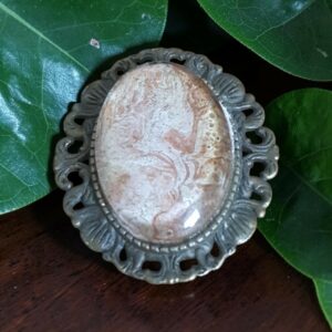 broche bronze ovale