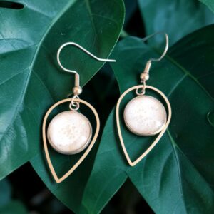 boucles d'oreilles dorées goutte
