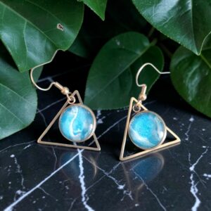 boucles d'oreilles dorées pyramide