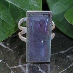 bague argentée rectangulaire
