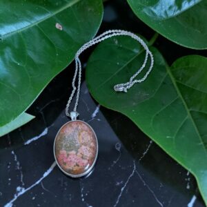 collier ovale argenté