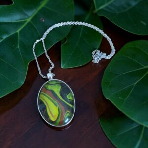 collier ovale argenté