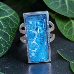 bague argentée rectangulaire