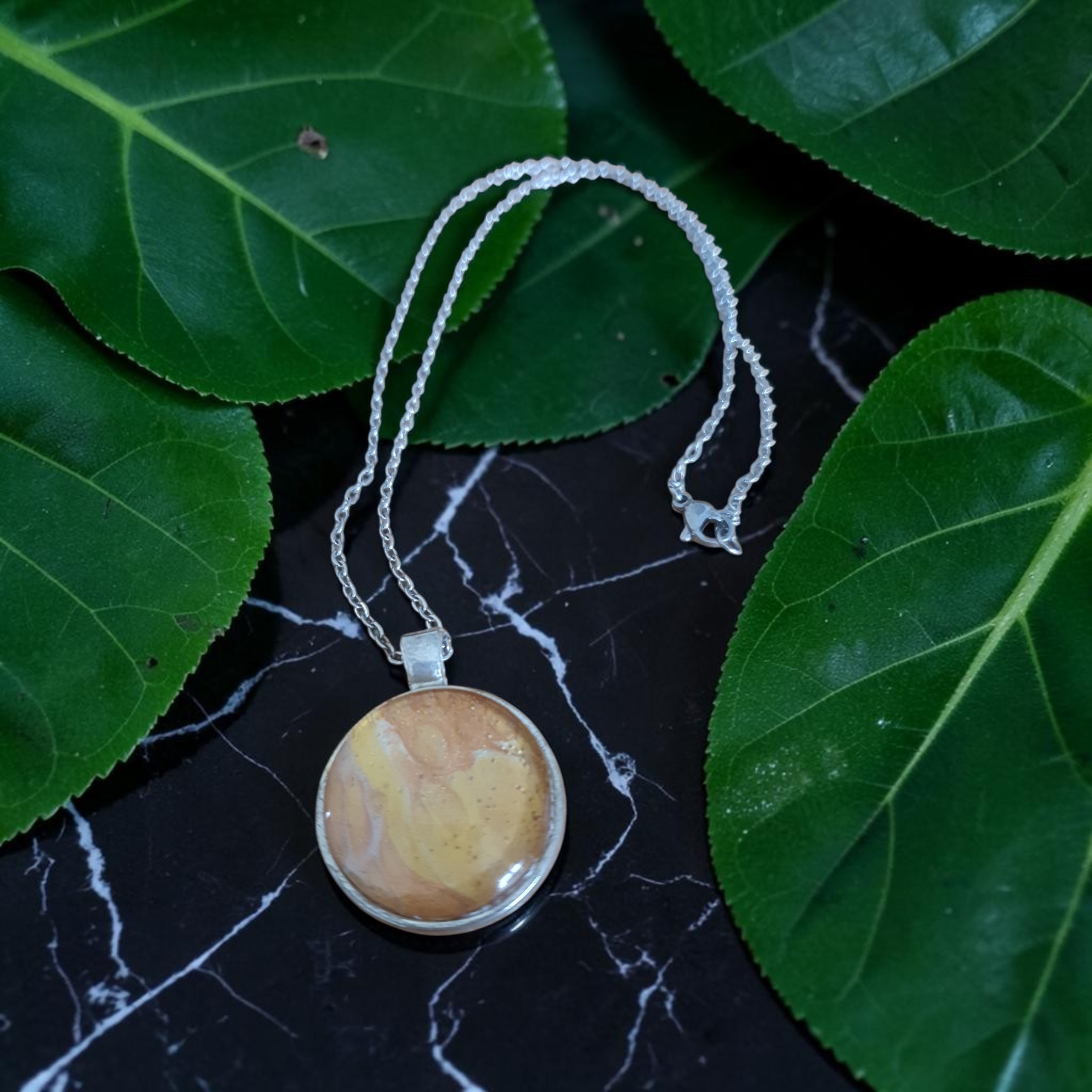 collier rond argenté