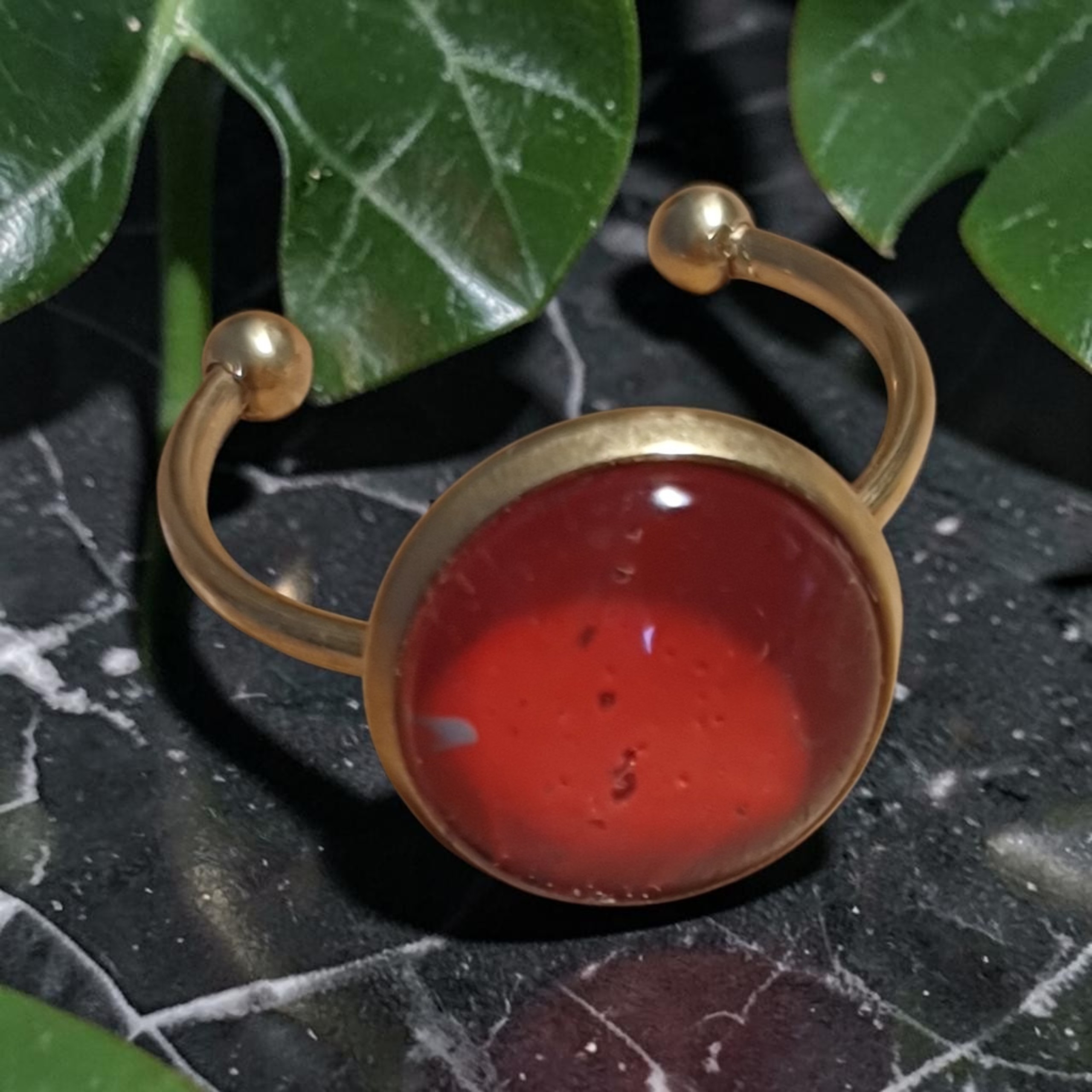 bague dorée ronde
